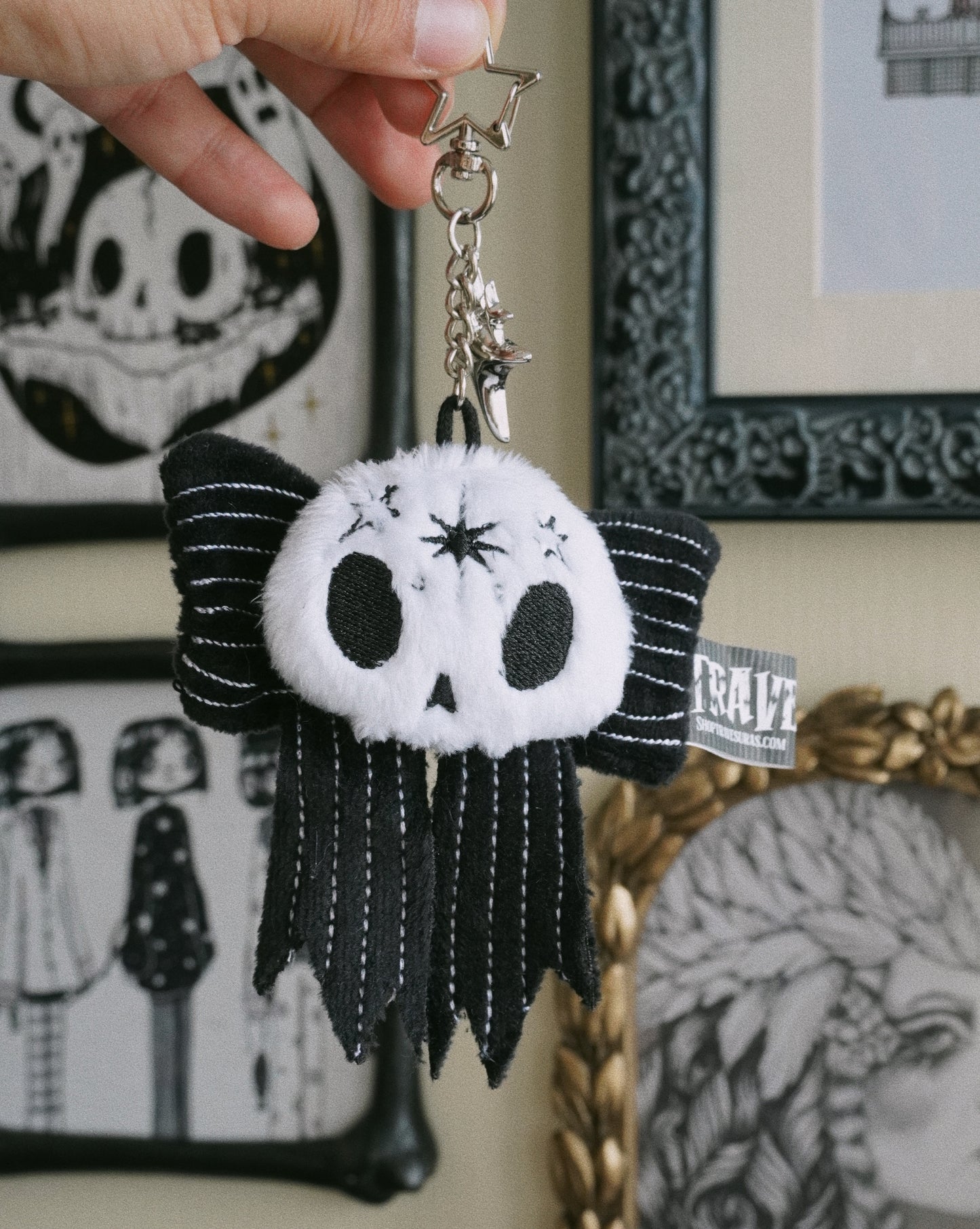 Skully Bow Keychain