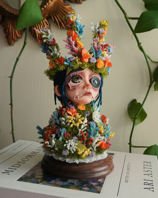 Midsommar Bust (hazel eyes)