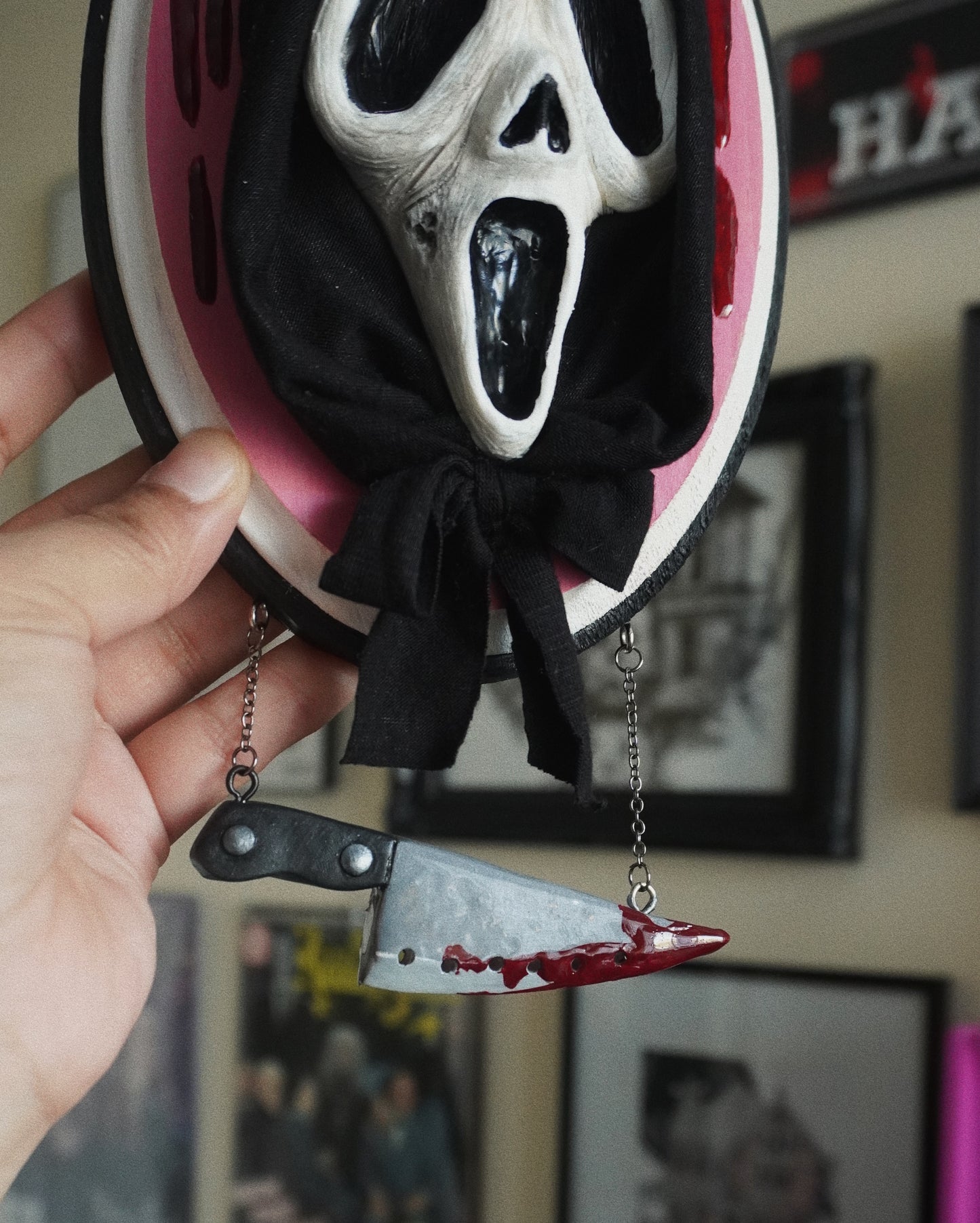 Earring Holder Scream Plaque